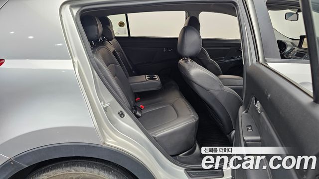 Kia Sportage 2011 — photo 12