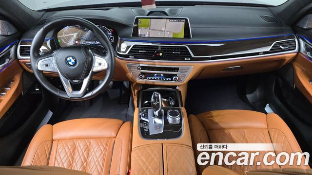 BMW 7-Series 2022 — photo 10