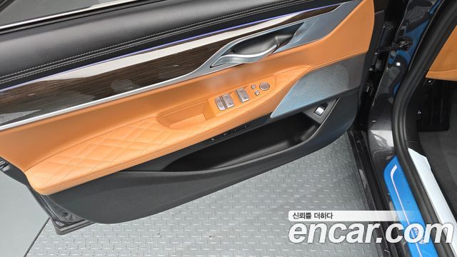 BMW 7-Series 2022 — photo 14
