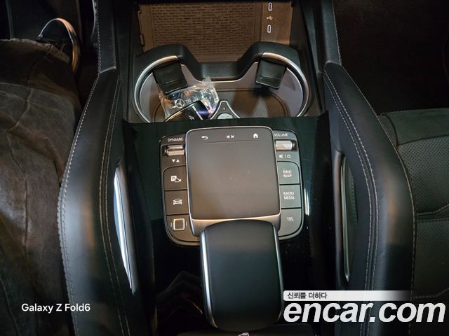 Mercedes-Benz GLE-Class 2025 — photo 13