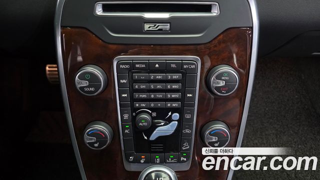Volvo XC70 2014 — photo 15