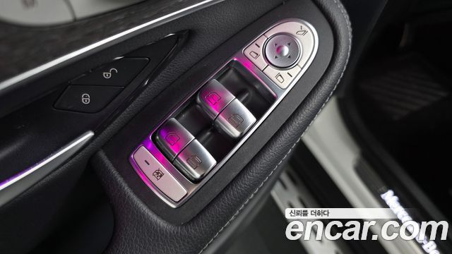 Mercedes-Benz GLC-Class 2020 — photo 35