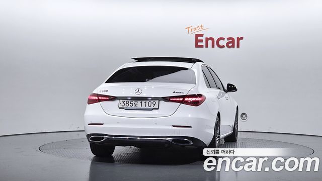 Mercedes-Benz C-Class 2024 — photo 4