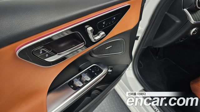 Mercedes-Benz C-Class 2024 — photo 27