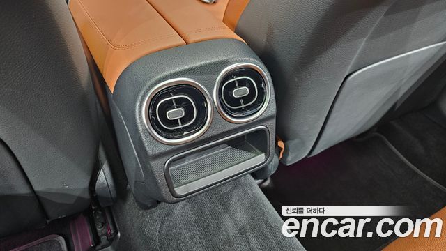 Mercedes-Benz C-Class 2024 — photo 38