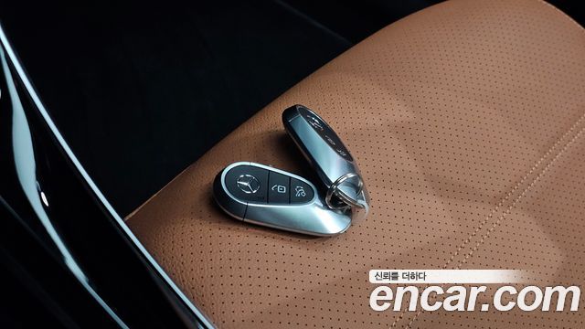Mercedes-Benz C-Class 2024 — photo 40