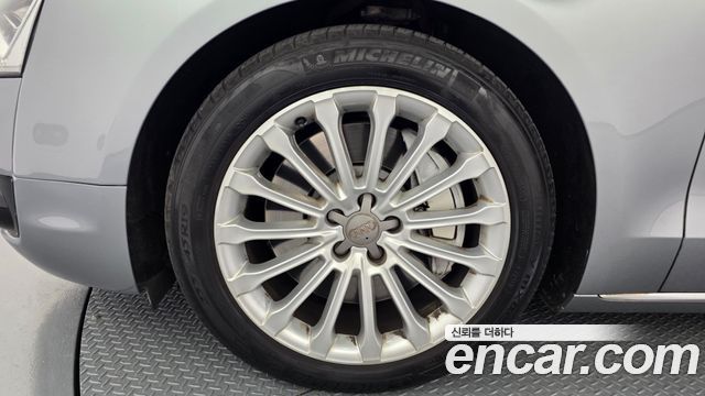 Audi A8 2013 — photo 5