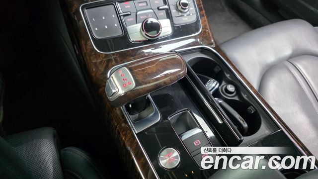 Audi A8 2013 — photo 9