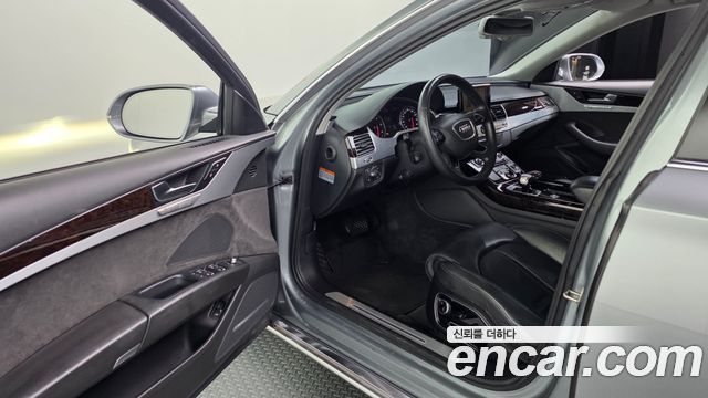 Audi A8 2013 — photo 10