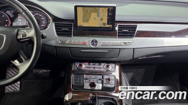 Audi A8 2013 — photo 14