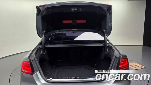 Audi A8 2013 — photo 20