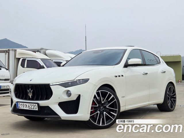 Maserati Levante 2019 — photo 1
