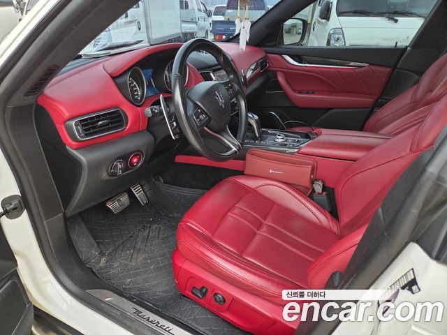Maserati Levante 2019 — photo 8