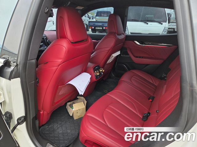 Maserati Levante 2019 — photo 9
