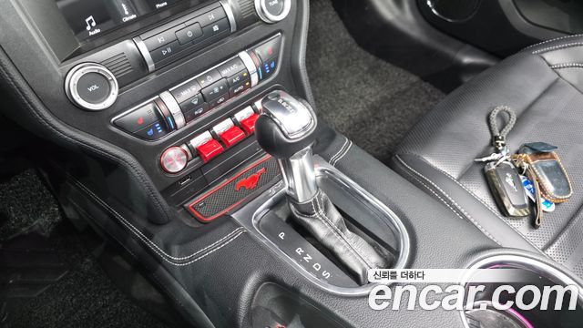 Ford Mustang 2019 — photo 12
