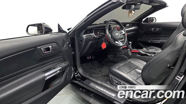 Ford Mustang 2019 — photo 13