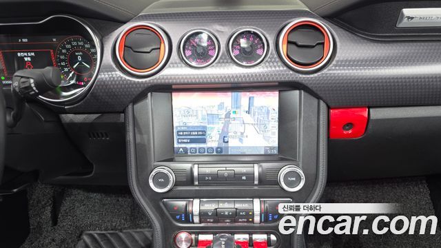 Ford Mustang 2019 — photo 18