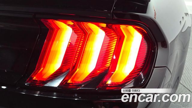Ford Mustang 2019 — photo 9