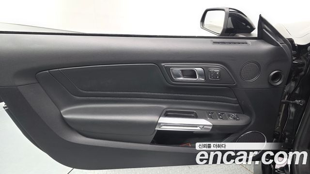 Ford Mustang 2019 — photo 14