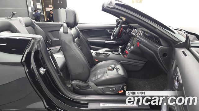 Ford Mustang 2019 — photo 16