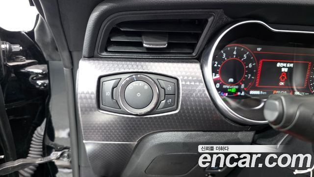 Ford Mustang 2019 — photo 27