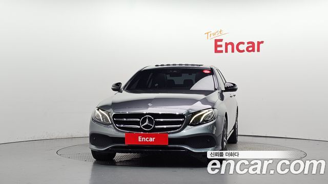 Mercedes-Benz E-Class 2020 — photo 3
