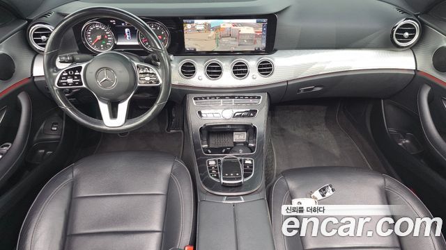Mercedes-Benz E-Class 2020 — photo 10