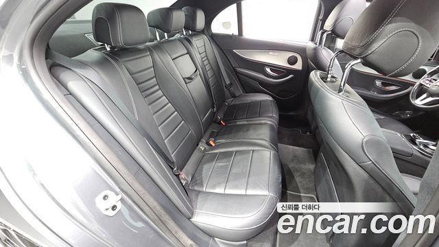 Mercedes-Benz E-Class 2020 — photo 17