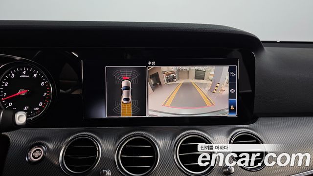 Mercedes-Benz E-Class 2020 — photo 20