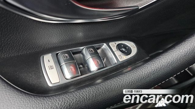 Mercedes-Benz E-Class 2020 — photo 23