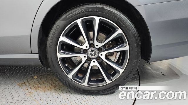 Mercedes-Benz E-Class 2020 — photo 7