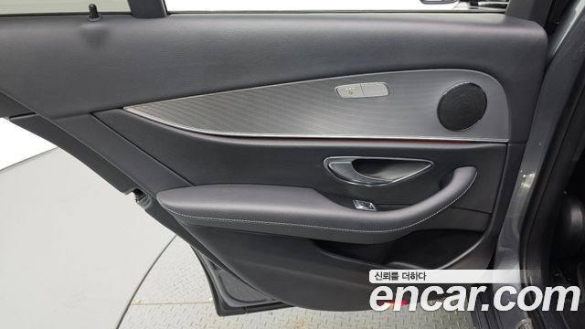 Mercedes-Benz E-Class 2020 — photo 15
