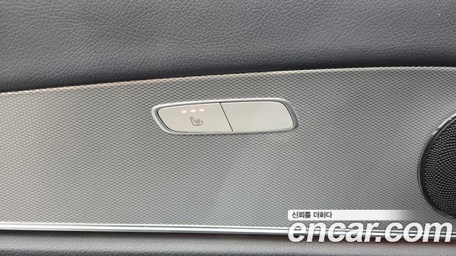 Mercedes-Benz E-Class 2020 — photo 30