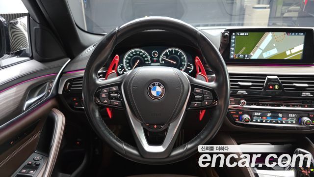 BMW 5-Series 2017 — photo 12
