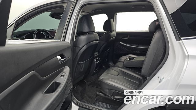 Hyundai Santafe 2022 — photo 11