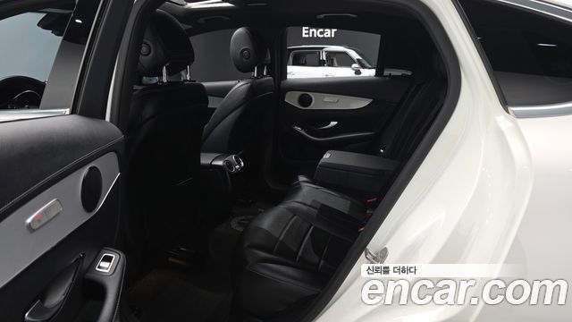 Mercedes-Benz GLC-Class 2018 — photo 17