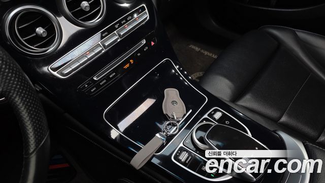 Mercedes-Benz GLC-Class 2018 — photo 24
