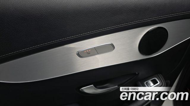Mercedes-Benz GLC-Class 2018 — photo 25