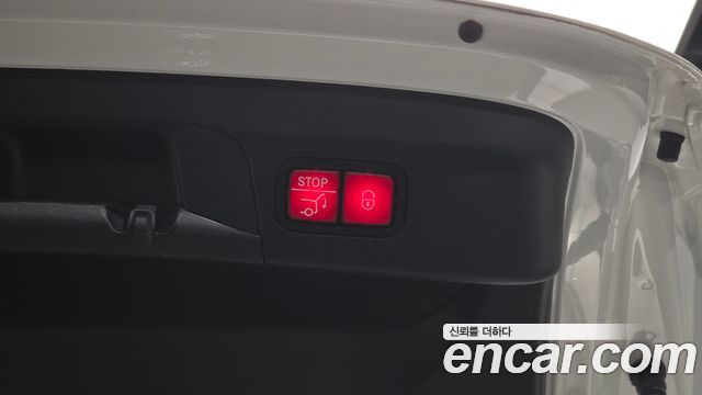 Mercedes-Benz GLC-Class 2018 — photo 26