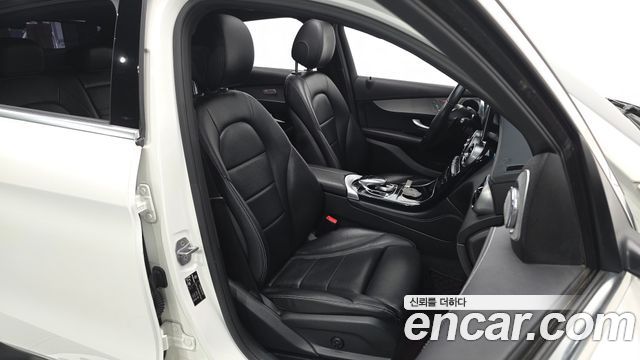 Mercedes-Benz GLC-Class 2018 — photo 16