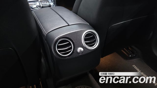 Mercedes-Benz GLC-Class 2018 — photo 31