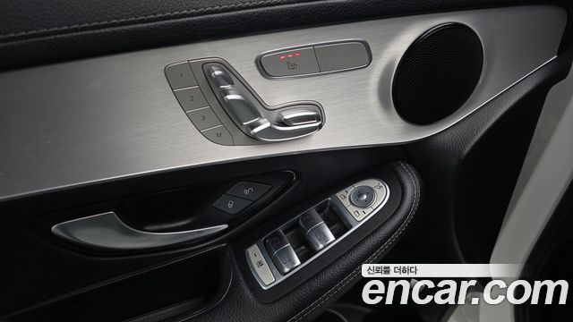 Mercedes-Benz GLC-Class 2018 — photo 35