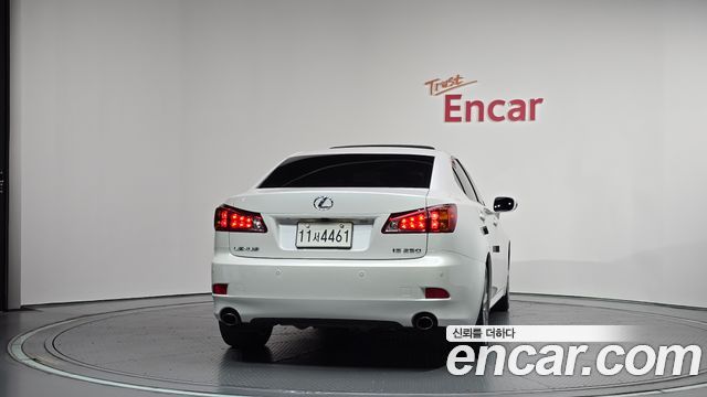 Lexus IS 2009 — photo 4