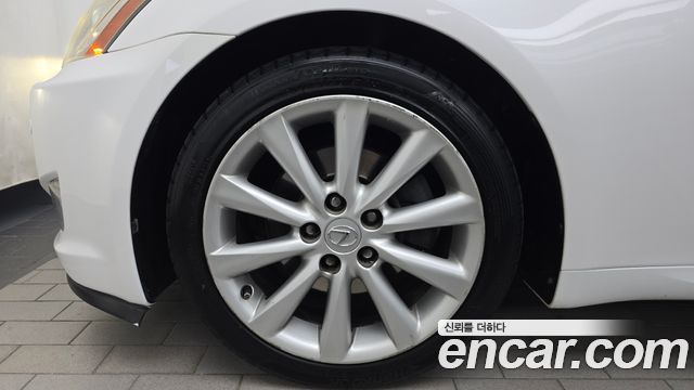 Lexus IS 2009 — photo 5