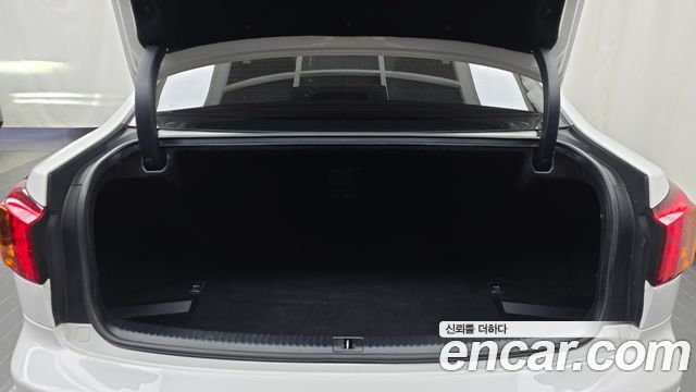 Lexus IS 2009 — photo 20