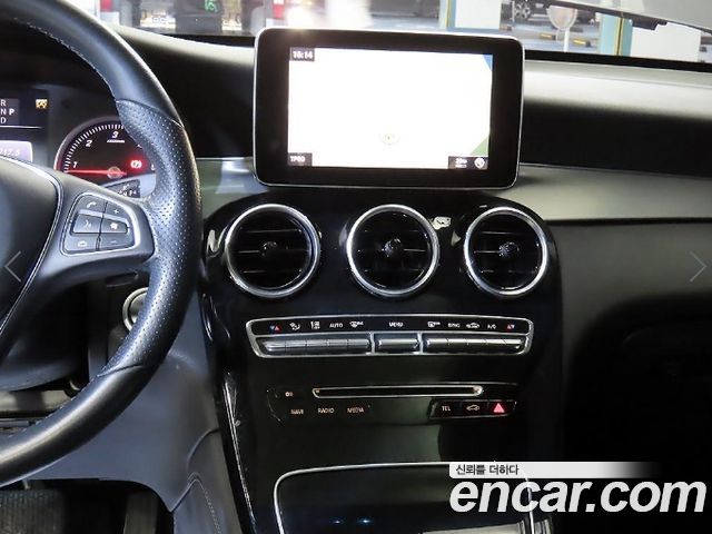 Mercedes-Benz GLC-Class 2017 — photo 11