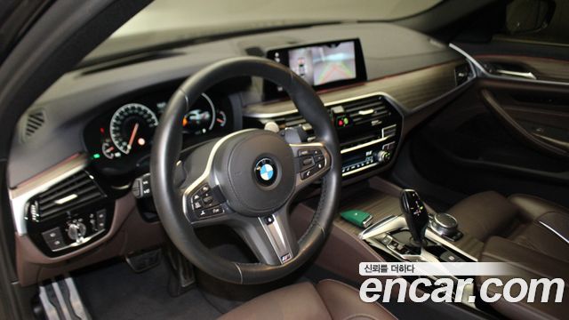 BMW 5-Series 2019 — photo 7