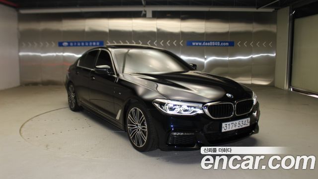 BMW 5-Series 2019 — photo 20