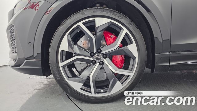 Audi RSQ8 2022 — photo 5
