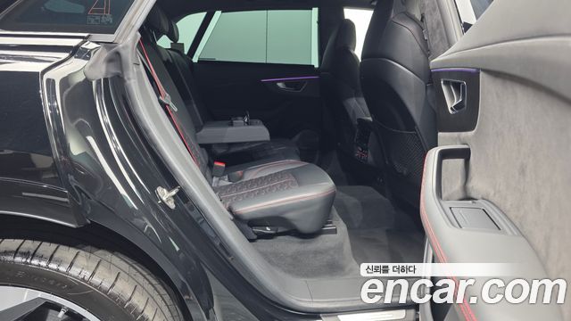 Audi RSQ8 2022 — photo 12